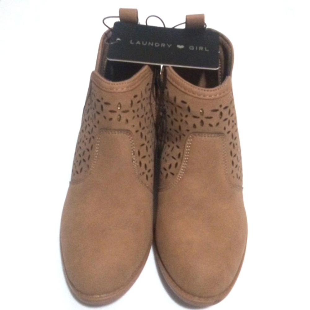 LAUNDRY GIRL STYLISH TAUPE GIRLS ANKLE BOOTS WITH CUTOUT DESIGN SIZE 2 NWT